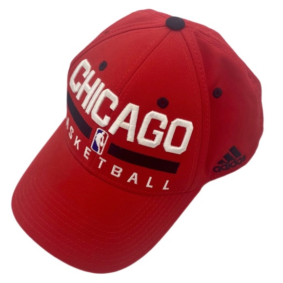 Adidas Chicago Bulls Hat Red Practice Flex Hat Men’s S/M - Picture 1 of 3